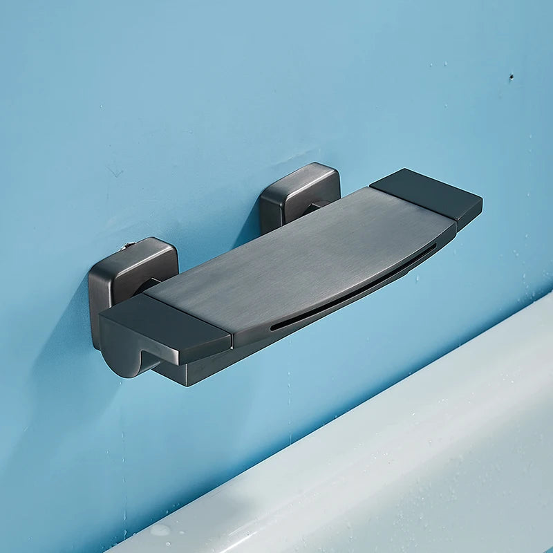 Gold Bathroom Bathtub Faucets Black Waterfall Tub Faucet Gun Grey Brass Dual Handles Dual Control Wall Mounted Chrome Mixer Taps
