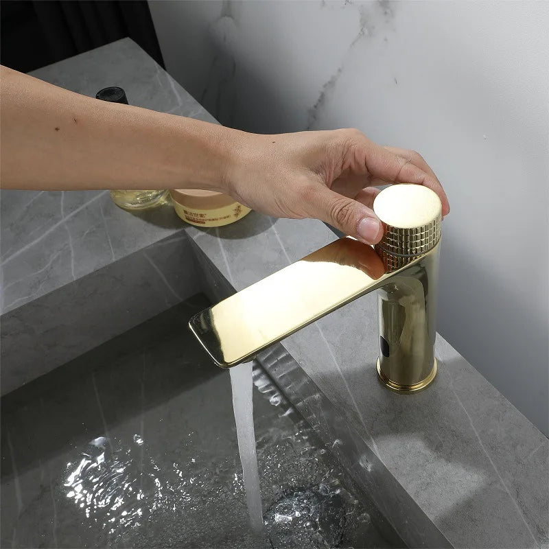 Brass Smart Sensor Bathroom Basin Faucet Deck Mounted Cold and Hot Water Mixer Washbasin Faucet Crane Infrared Sensation